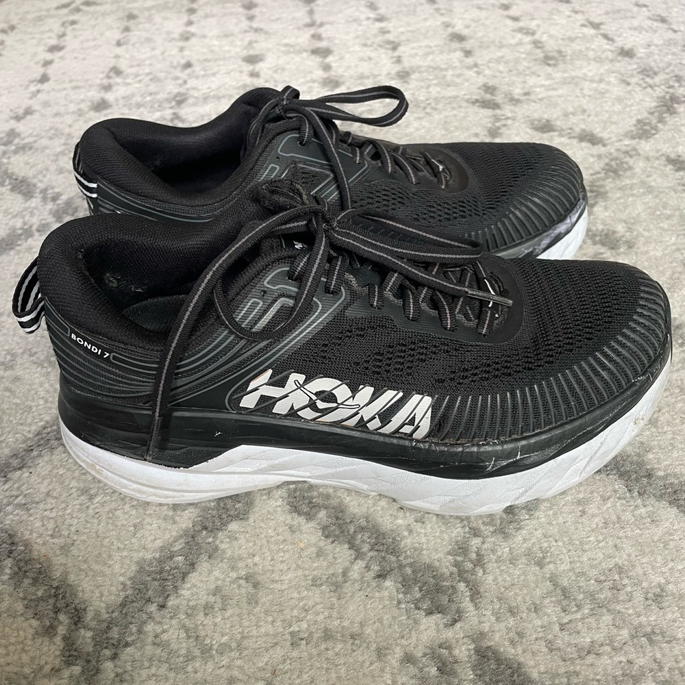 Hoka One One Bondi 7 Black/White Womens size 7.5